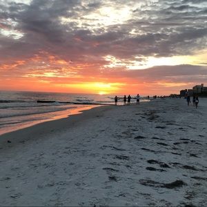 Meet your Posher, Charis